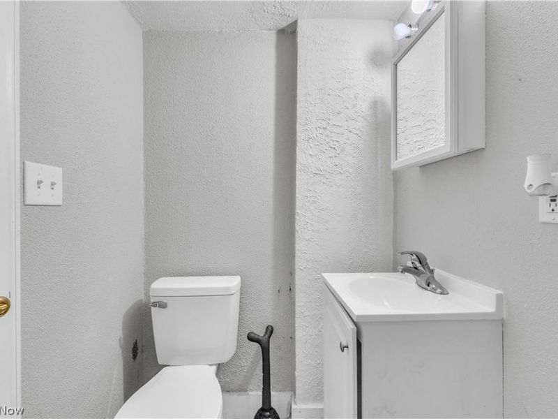 921 Helmsdale Road, Cleveland Heights, OH 44112 Photo 23