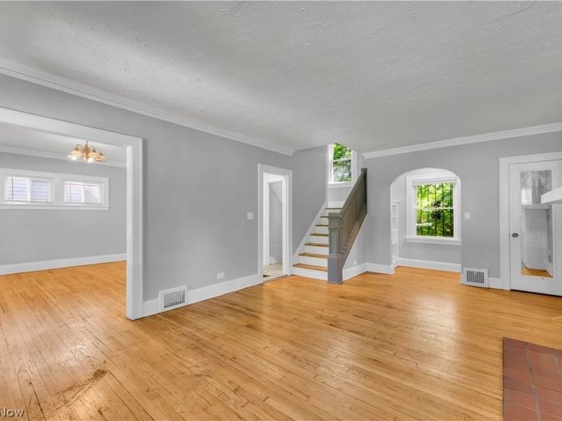 921 Helmsdale Road, Cleveland Heights, OH 44112 Photo 6