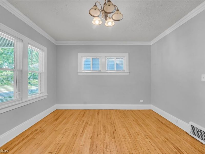921 Helmsdale Road, Cleveland Heights, OH 44112 Photo 8
