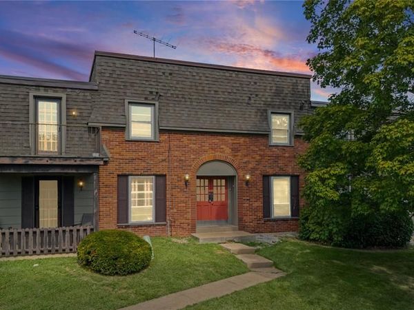 6643 Blossomwood Drive, Unit D, Florissant, MO 63033