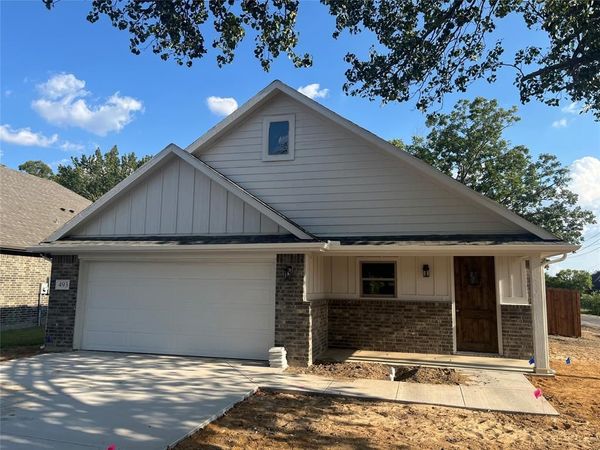 493 W Jefferson Street, Van Alstyne, TX 75495
