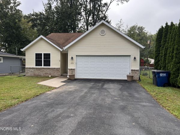 2223 Vaness Drive, Toledo, OH 43615