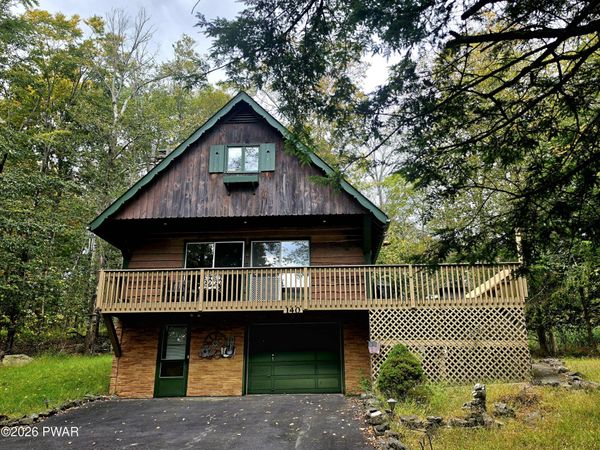 140 Timber Ridge Circle , Greentown, PA 18426