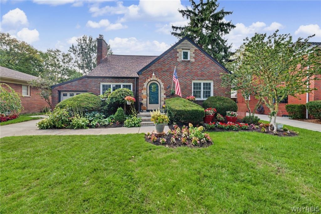 47 Huxley Drive, Buffalo, NY 14226 Main Photo