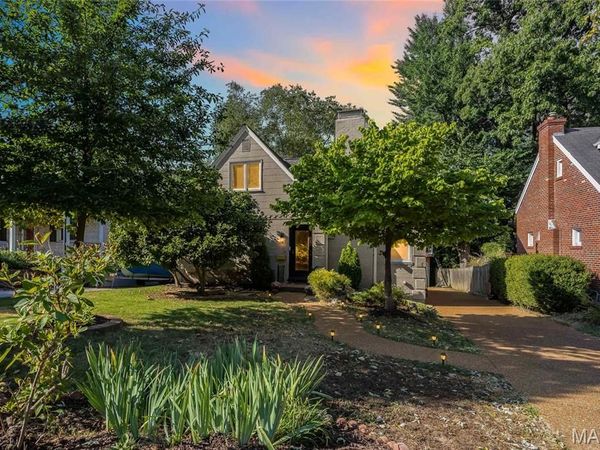 541 Mapleview Drive, University City, MO 63130