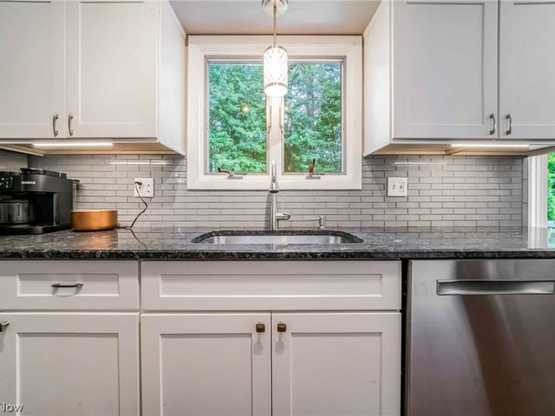 427 Armour Road, Avon Lake, OH 44012 Photo 13