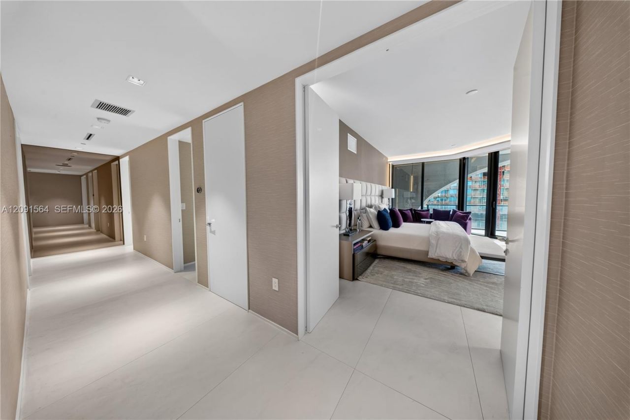 1000 NE Biscayne Blvd , Unit 2202, Miami, FL 33132 Photo