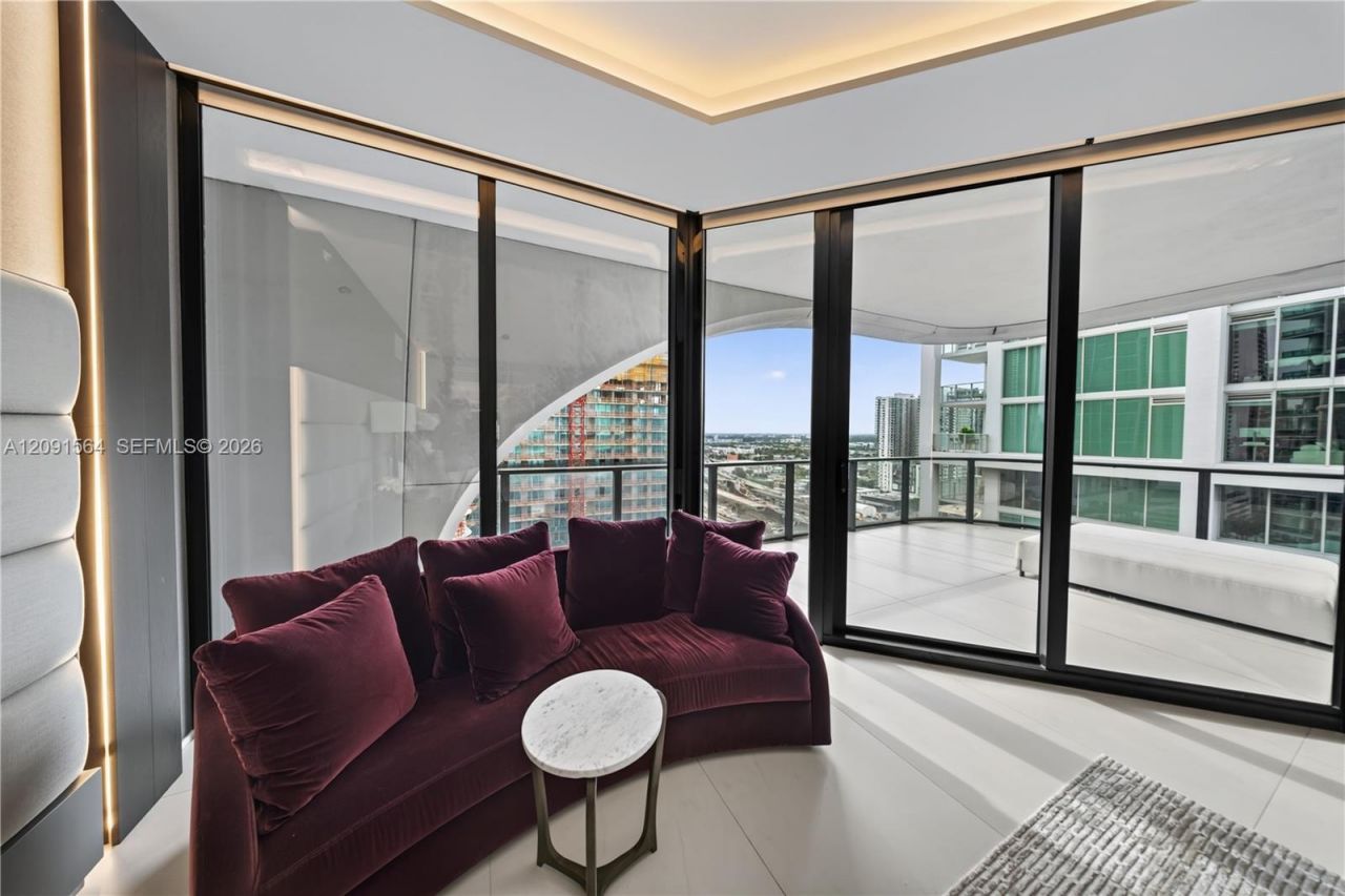 1000 NE Biscayne Blvd , Unit 2202, Miami, FL 33132 Photo