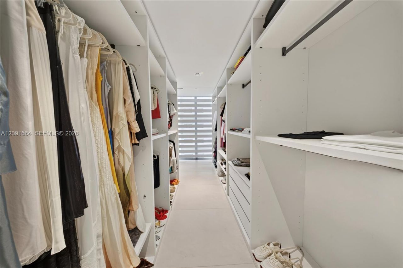 1000 NE Biscayne Blvd , Unit 2202, Miami, FL 33132 Photo