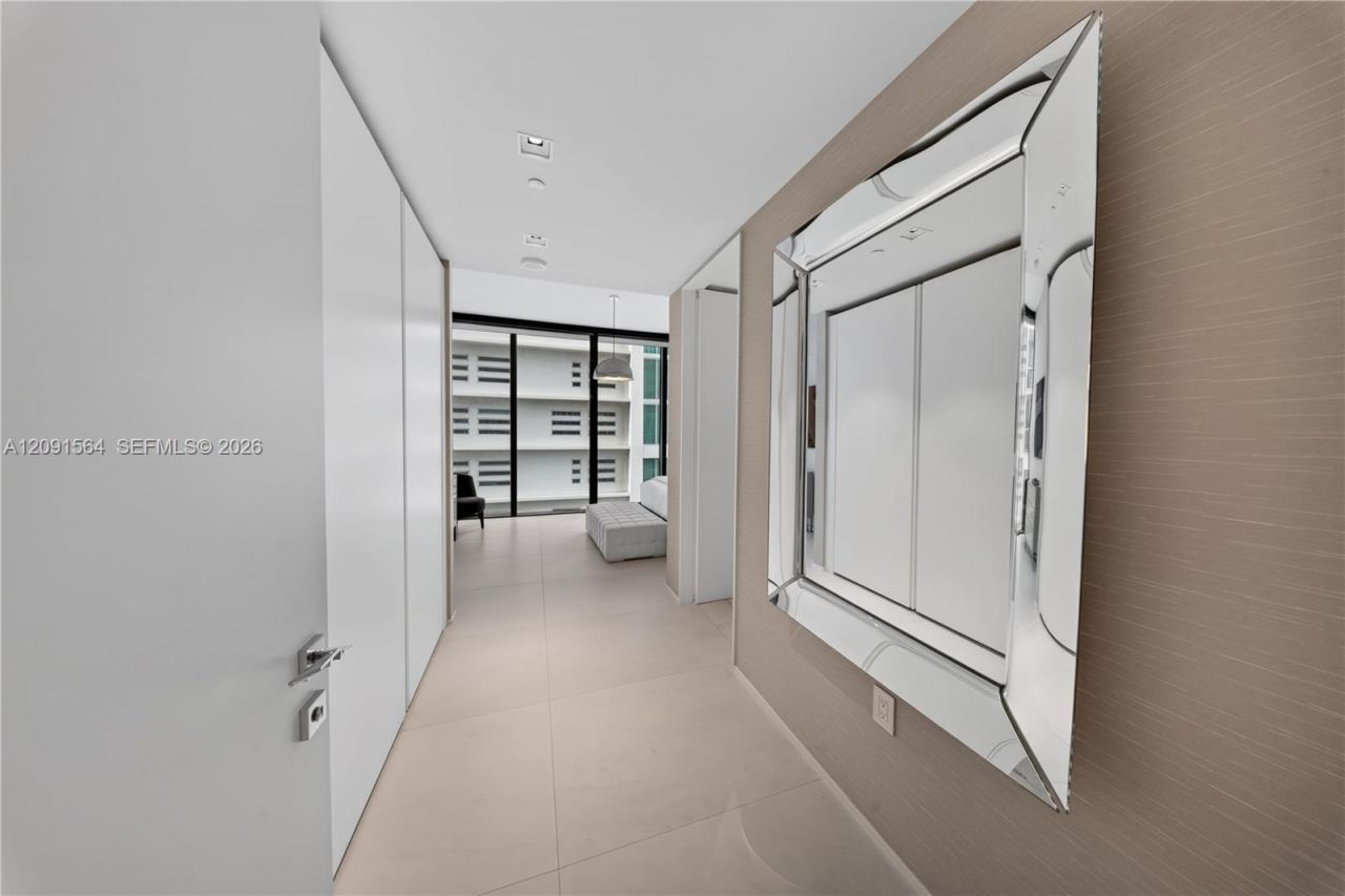 1000 NE Biscayne Blvd , Unit 2202, Miami, FL 33132 Photo