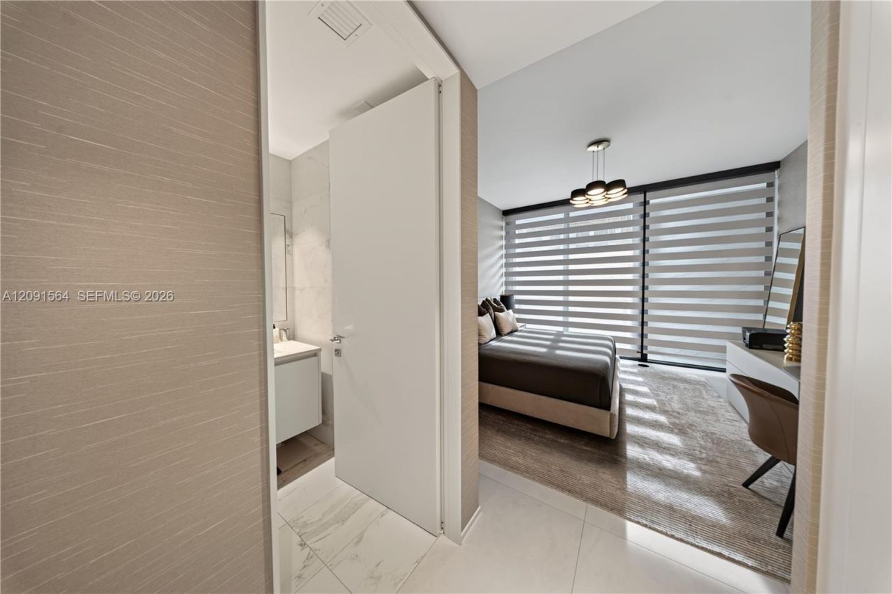 1000 NE Biscayne Blvd , Unit 2202, Miami, FL 33132 Photo