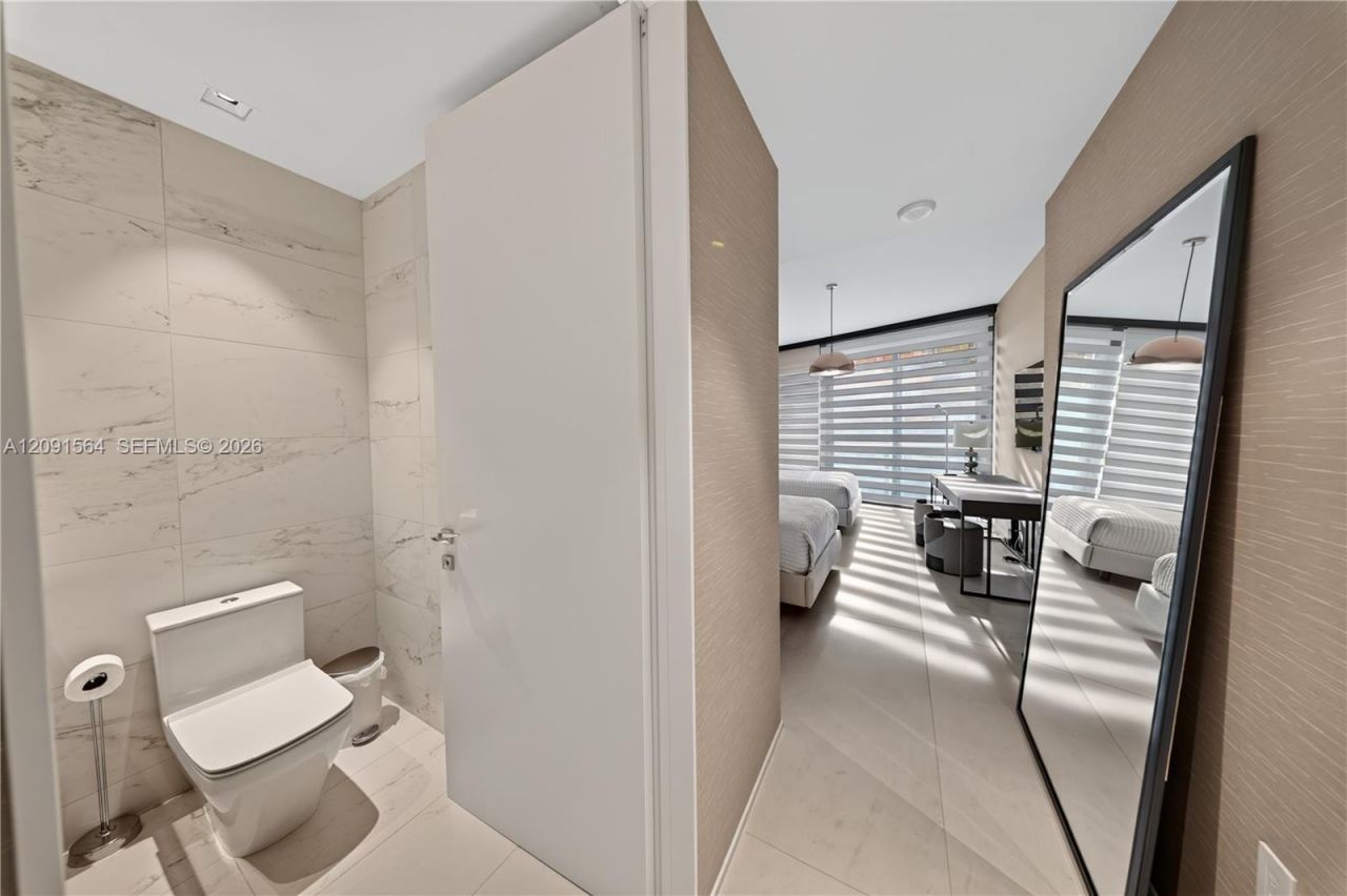 1000 NE Biscayne Blvd , Unit 2202, Miami, FL 33132 Photo
