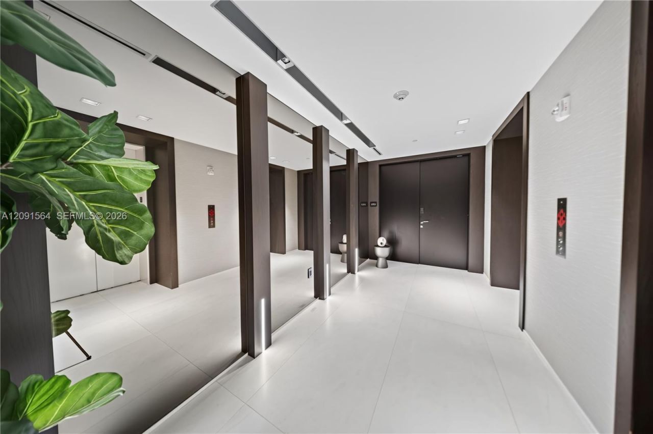 1000 NE Biscayne Blvd , Unit 2202, Miami, FL 33132 Photo