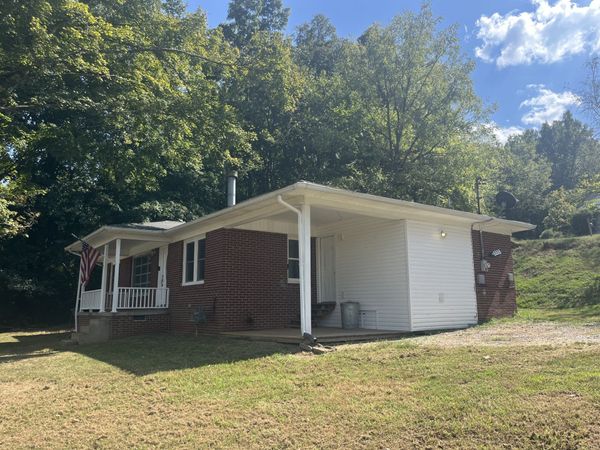 305 Folger St , Waynesboro, TN 38485