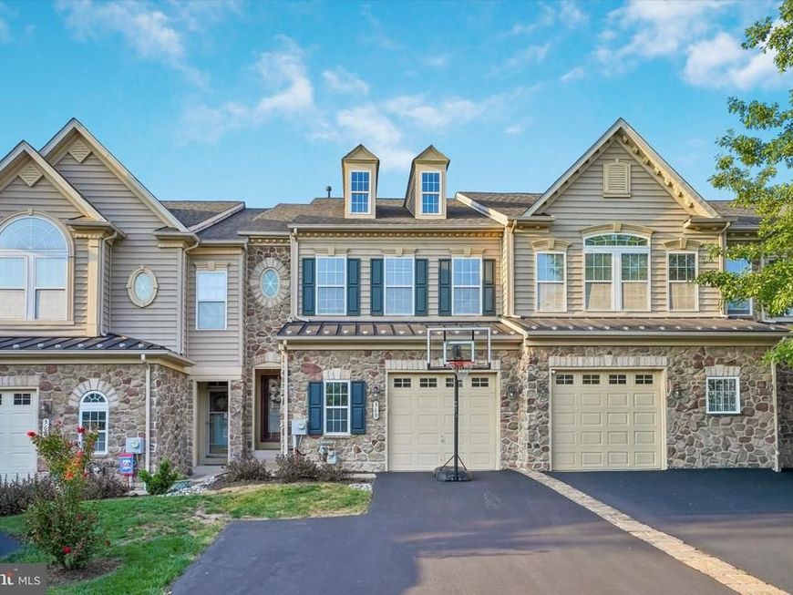 360 Village Way , Chalfont, PA 18914 Main Photo