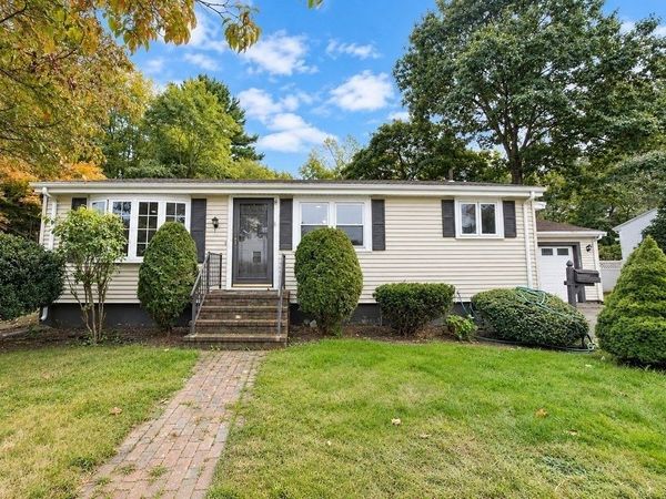 430 W Britannia St, Taunton, MA 02780