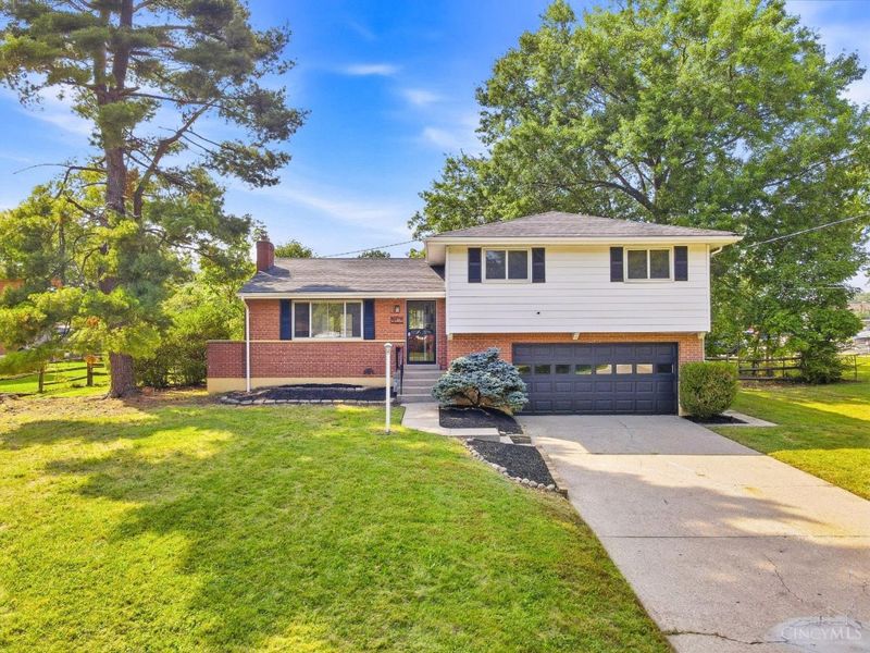 8819 Cavalier Drive, Springfield Township, OH 45231 Photo 1