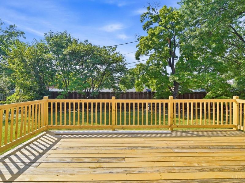 8819 Cavalier Drive, Springfield Township, OH 45231 Photo 24