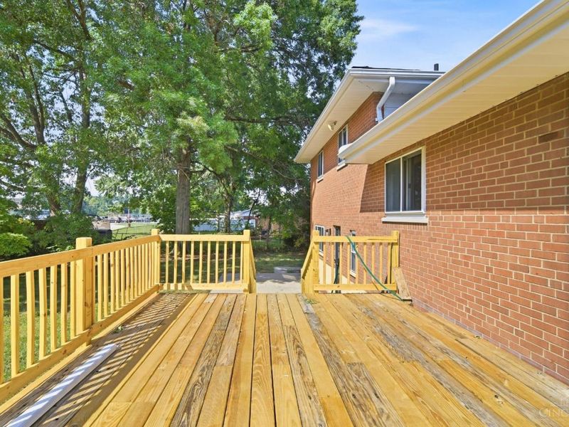 8819 Cavalier Drive, Springfield Township, OH 45231 Photo 25
