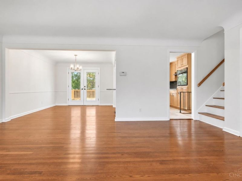 8819 Cavalier Drive, Springfield Township, OH 45231 Photo 3