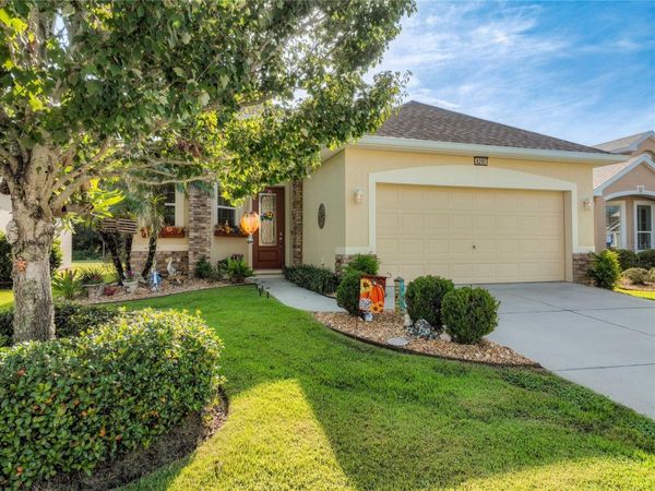 8290 BRIDGEPORT BAY , MOUNT DORA, FL 32757