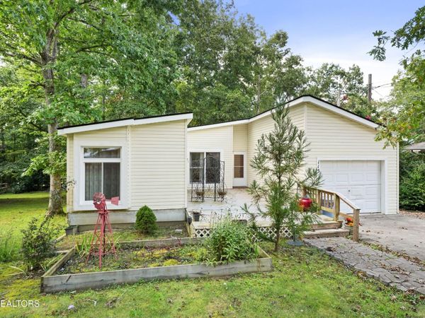 115 Lakeshire Drive , Crossville, TN 38558