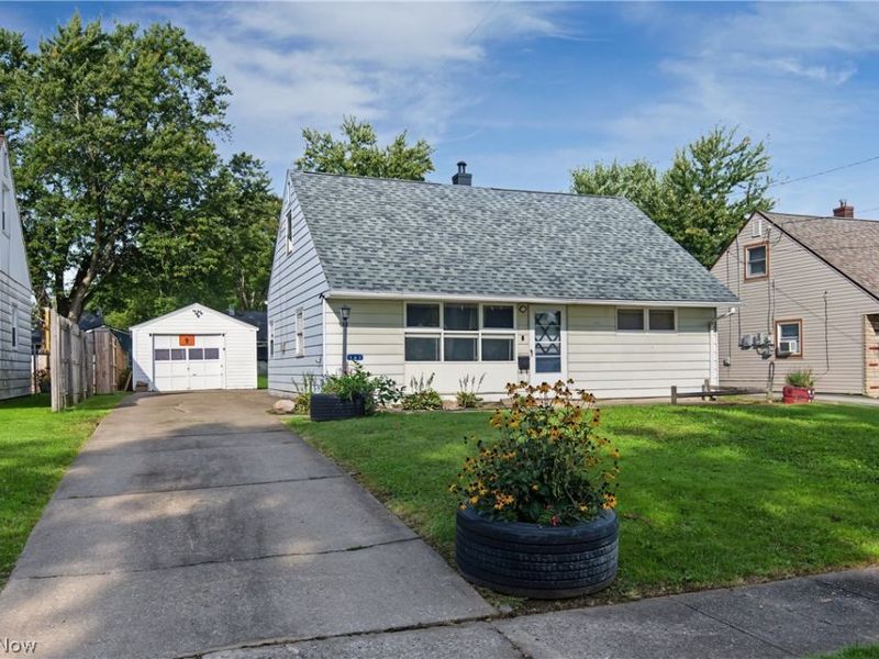 162 N Beverly Avenue , Youngstown, OH 44515 Photo 2