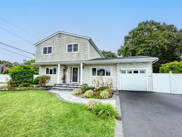 822 Coates Avenue , Holbrook, NY 11741