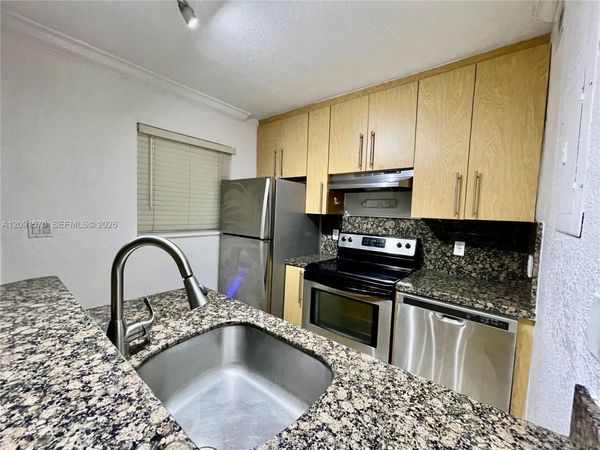 811 NE 14th Pl , Unit 4, Fort Lauderdale, FL 33304