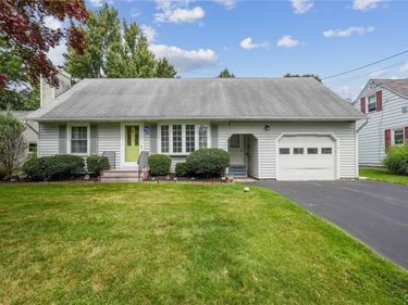 110 Green Acres Drive, Liverpool, NY 13090