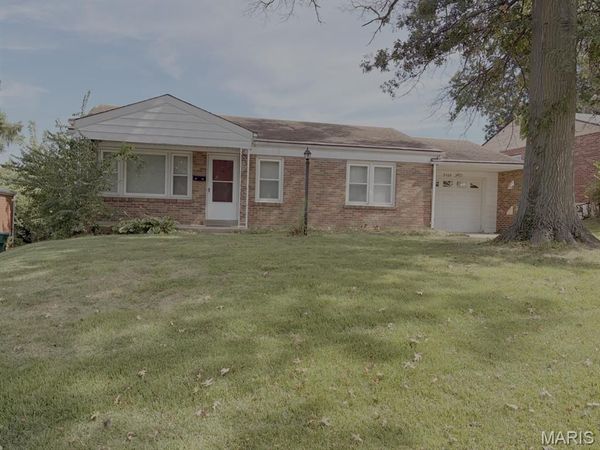 9464 Adler Avenue , Riverview, MO 63137