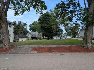 1221 Gomber Avenue , Cambridge, OH 43725
