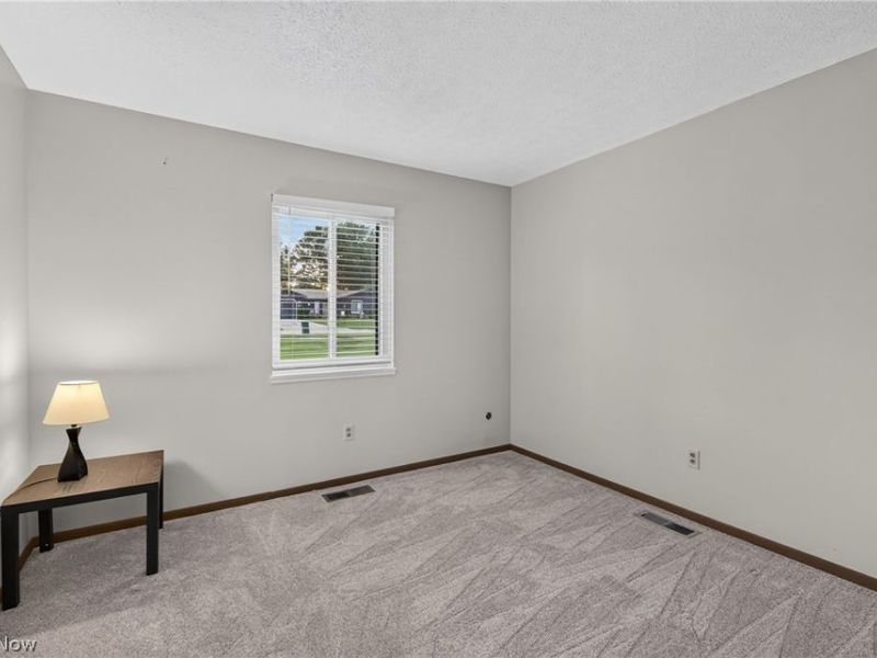 19029 Hunters Pointe Drive, Strongsville, OH 44136 Photo 17