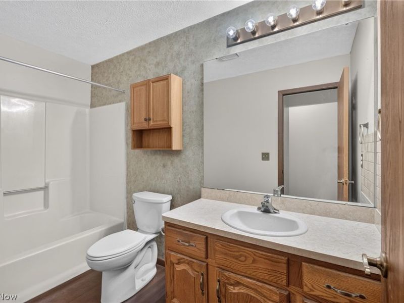 19029 Hunters Pointe Drive, Strongsville, OH 44136 Photo 22