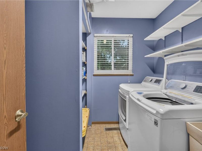 19029 Hunters Pointe Drive, Strongsville, OH 44136 Photo 24