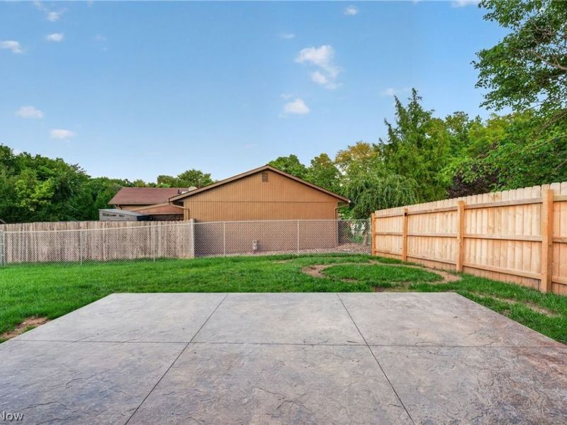 19029 Hunters Pointe Drive, Strongsville, OH 44136 Photo 25