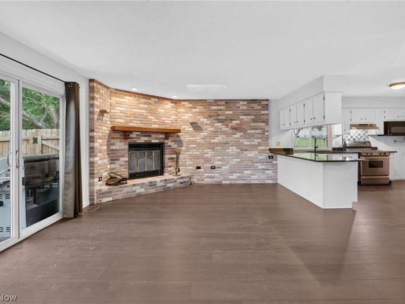 19029 Hunters Pointe Drive, Strongsville, OH 44136 Photo 7