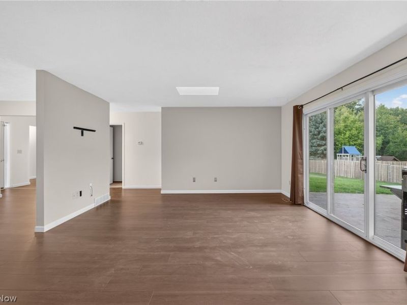 19029 Hunters Pointe Drive, Strongsville, OH 44136 Photo 9