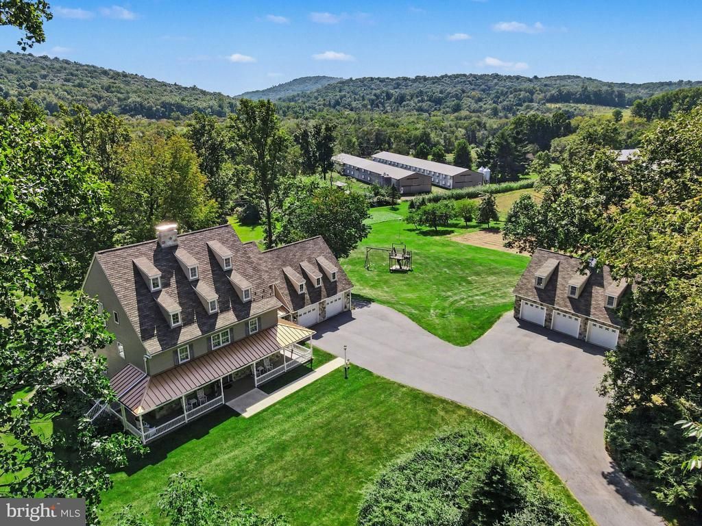 316 SUNNYSIDE ROAD, NEWMANSTOWN, PA 17073
