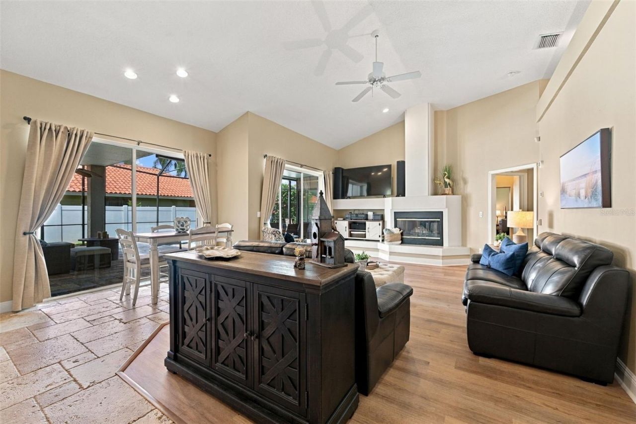 2966 Hillcreek Circle S, Clearwater, FL 33759 Photo