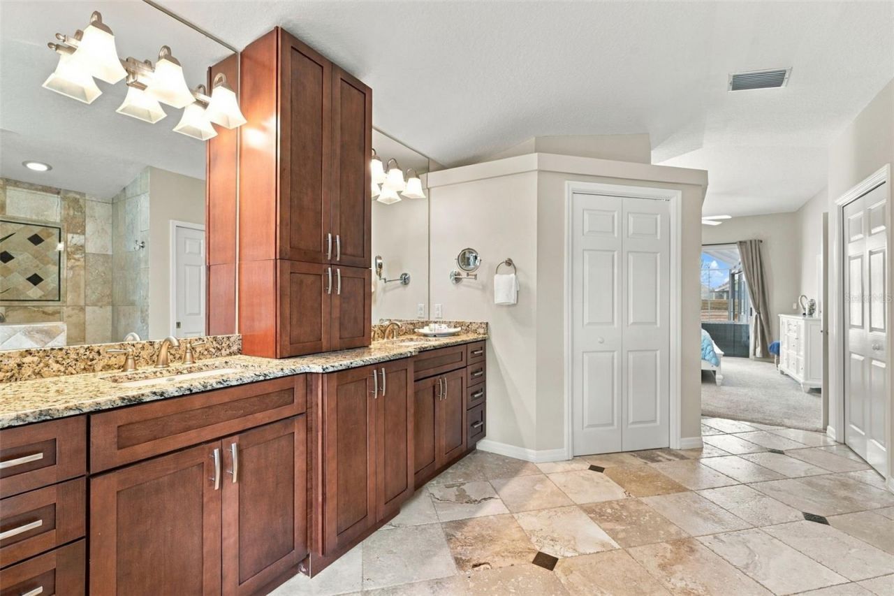 2966 Hillcreek Circle S, Clearwater, FL 33759 Photo