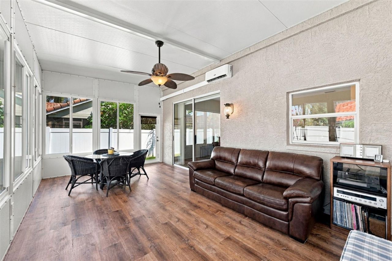 2966 Hillcreek Circle S, Clearwater, FL 33759 Photo