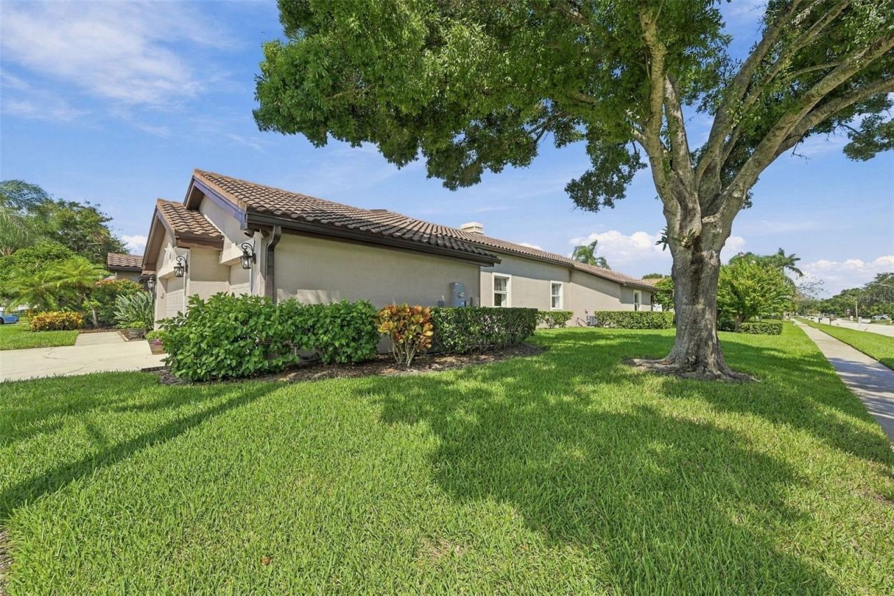 2966 Hillcreek Circle S, Clearwater, FL 33759 Photo