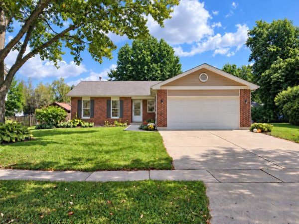 1010 Fox Run Lane, Algonquin, IL 60102