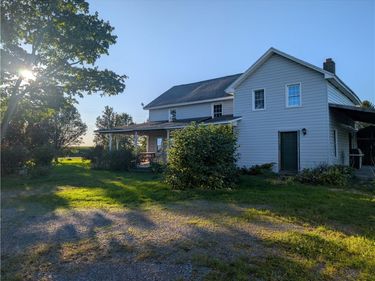 1022 State Route 90 N, King Ferry, NY 13081