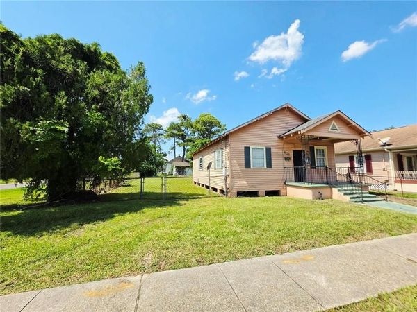 831 WAGNER Street , New Orleans, LA 70114