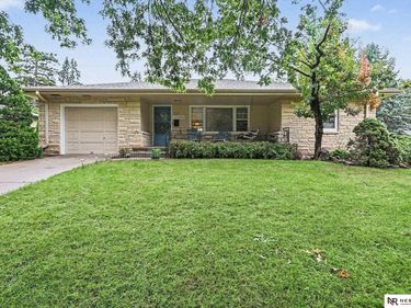 6030 Cullen Drive, Lincoln, NE 68506