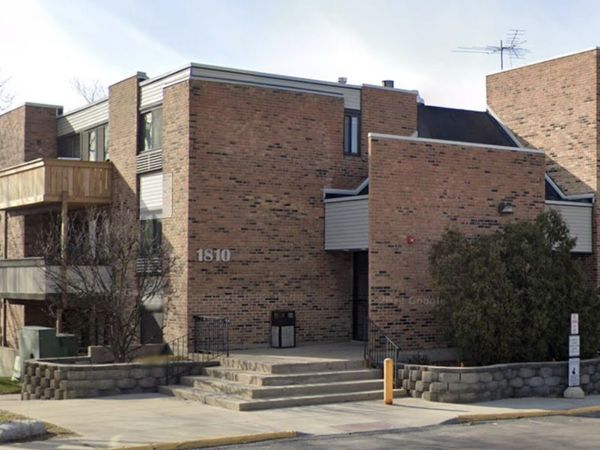1810 Hemlock Place, Unit 208, Schaumburg, IL 60173