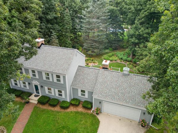 S38W27845 Merriwood COURT, Waukesha, WI 53189