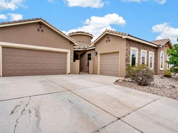 1621 Roble Drive SE, Albuquerque, NM 87124
